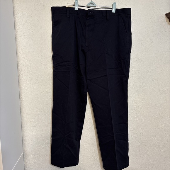 Dockers Classic Fit 38x32 Navy NWT‎ - Picture 1 of 9